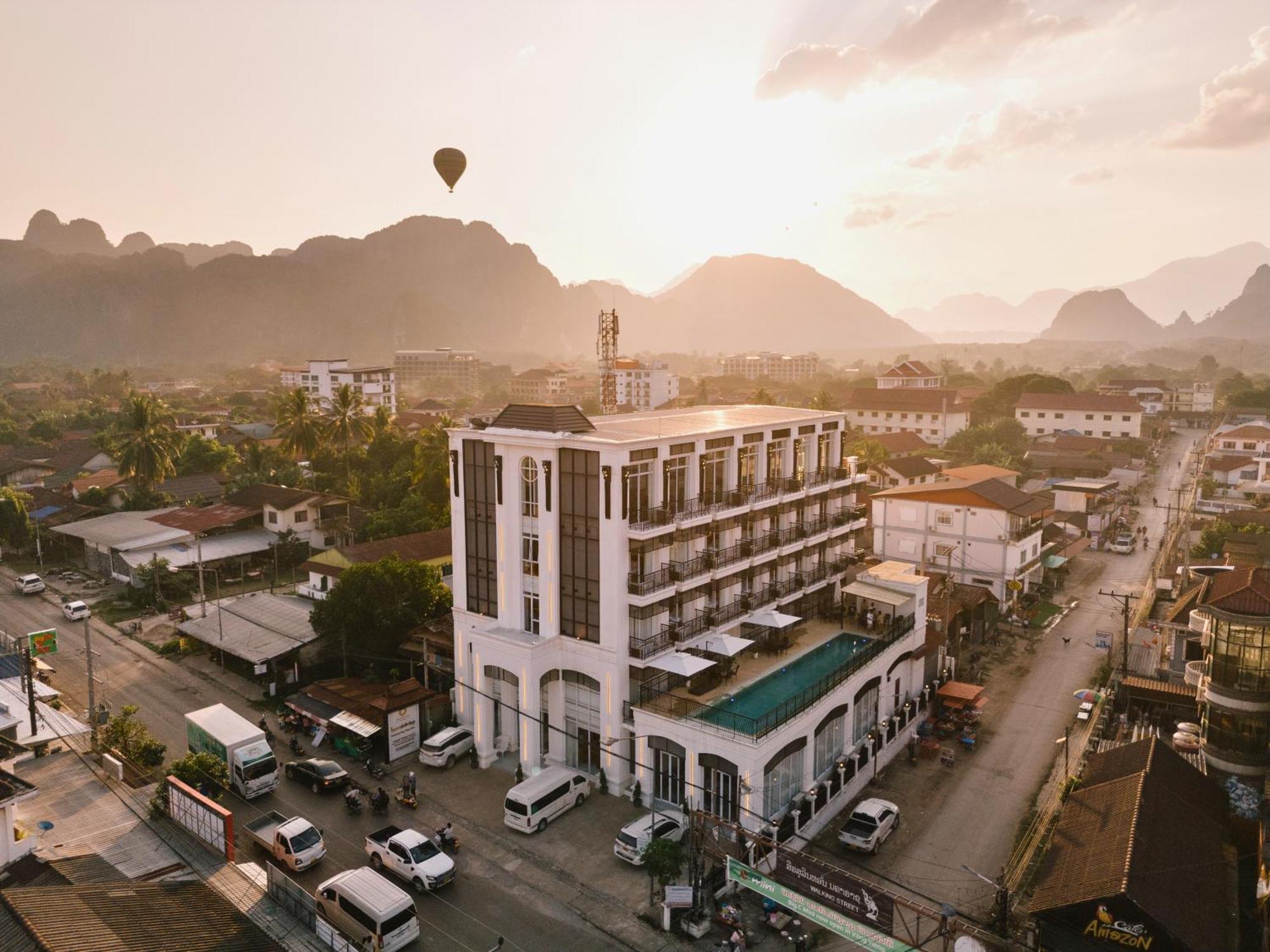 Oudomsin Vangvieng Hotel Ванг Виенг Екстериор снимка