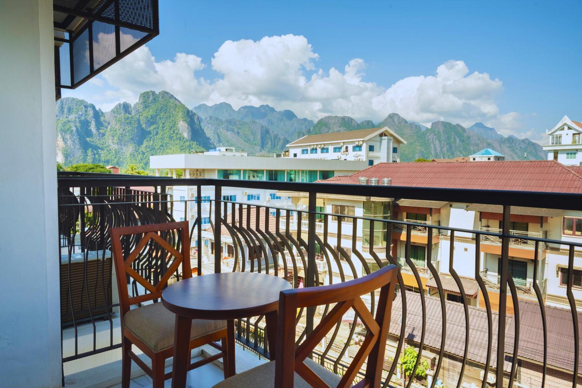 Oudomsin Vangvieng Hotel Ванг Виенг Екстериор снимка