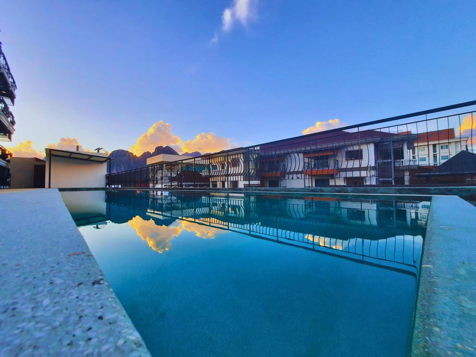 Oudomsin Vangvieng Hotel Ванг Виенг Екстериор снимка