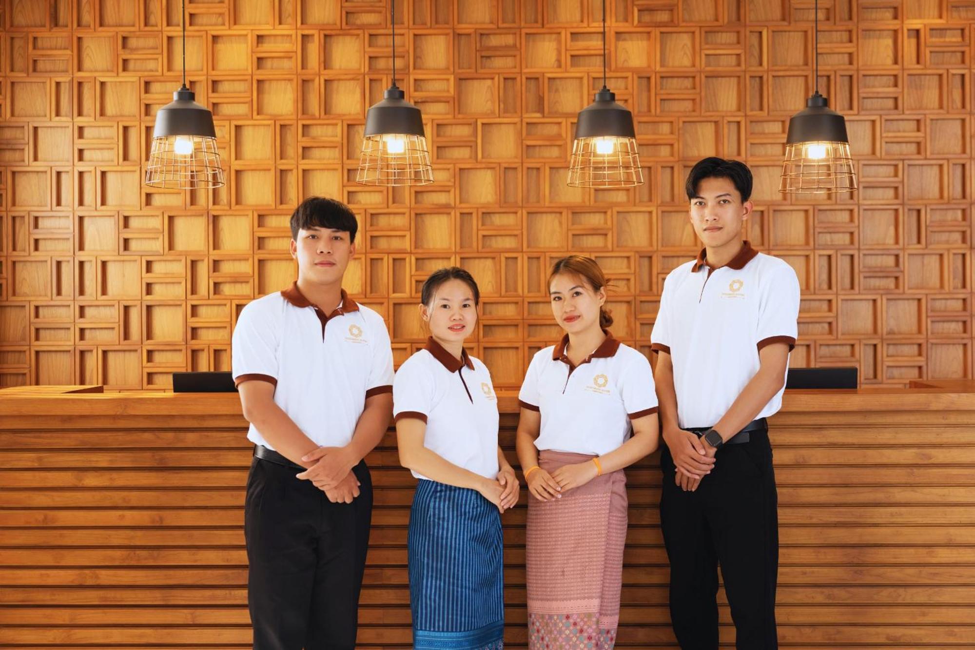 Oudomsin Vangvieng Hotel Ванг Виенг Екстериор снимка